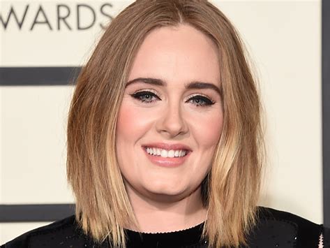 Watch Adele do carpool Karaoke